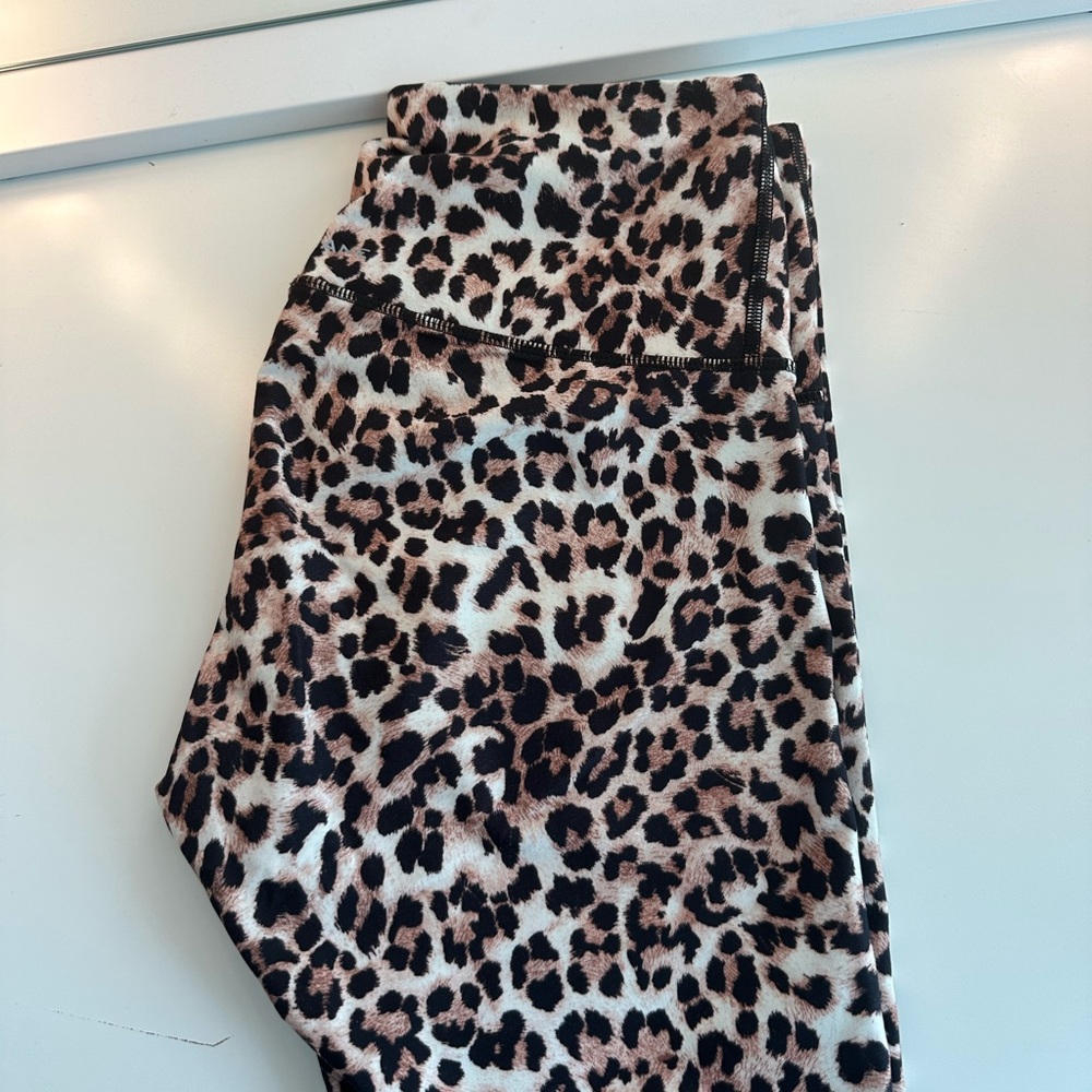 Lorna Jane Wild Patterned Leggings (sportswear)